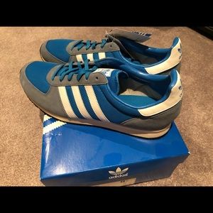 Men’s adidas Adistar Racer sneakers.